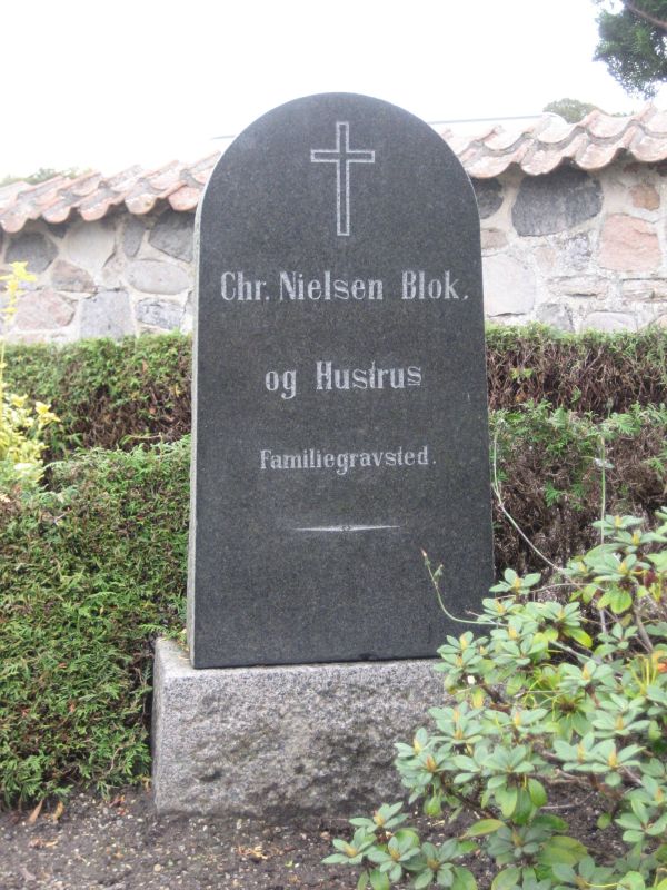 Chr. Nielsen Blok's familiegravsted.jpg
